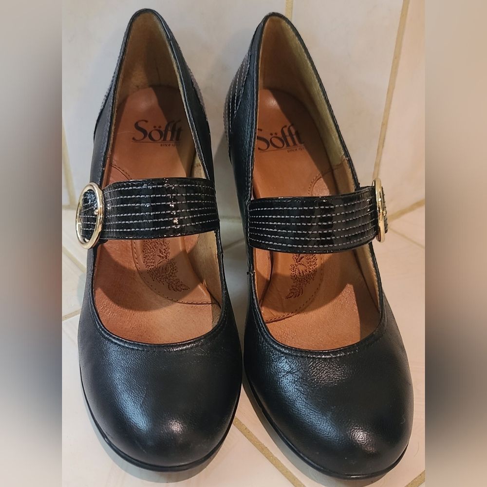 Sofft black high heels with strap